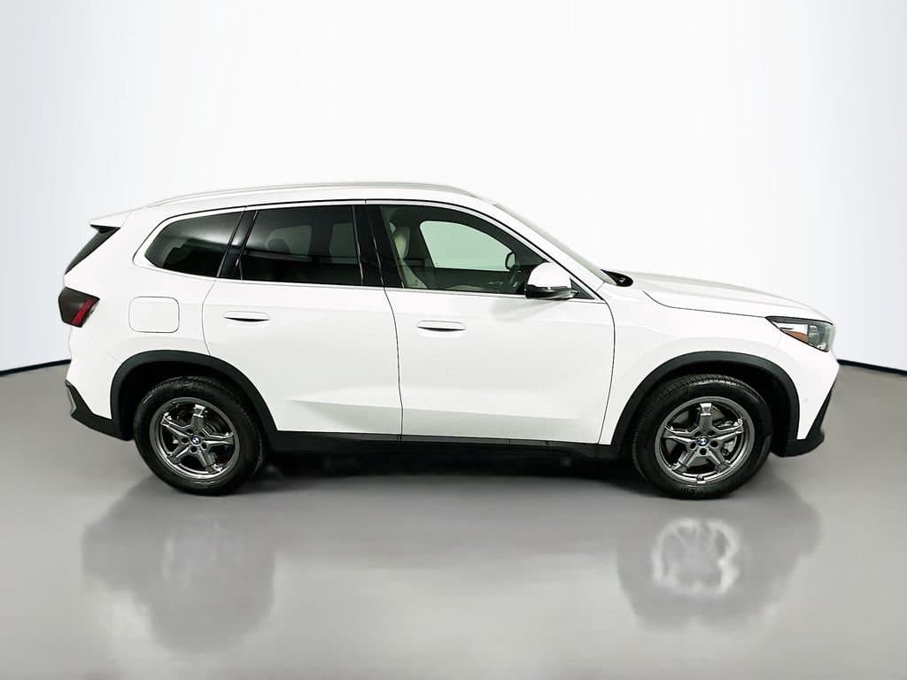 2023 BMW X1 - Image 4