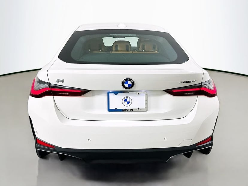 2026 BMW i4 - Image 6