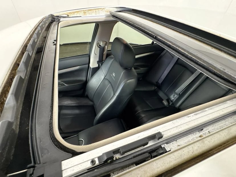 2013 INFINITI G37 - Image 27