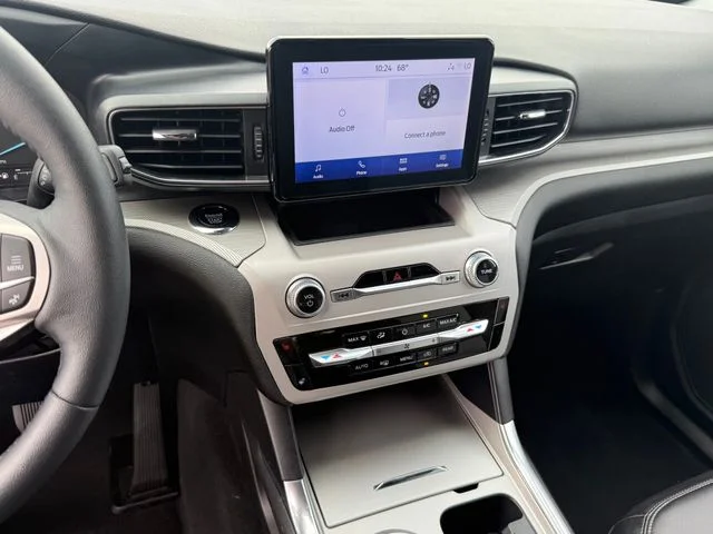 2023 Ford Explorer - Image 15