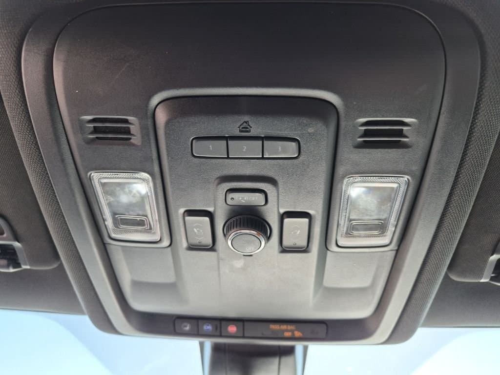 2022 Chevrolet Suburban - Image 41