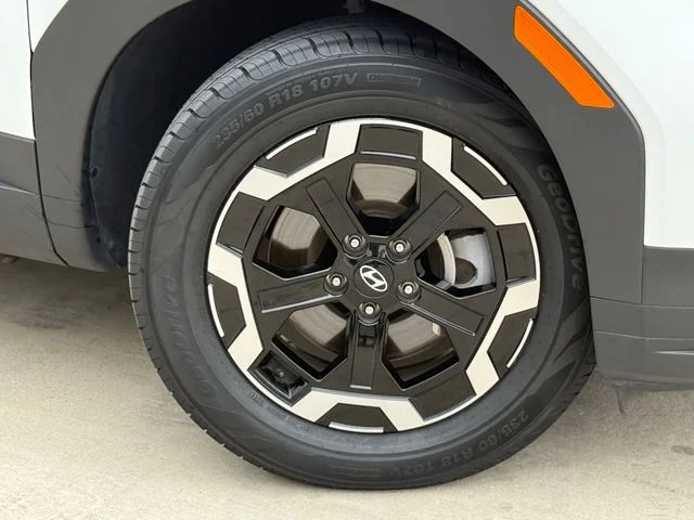 2024 Hyundai Santa Fe - Image 2