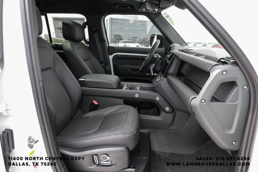 2026 Land Rover Defender 130 - Image 31