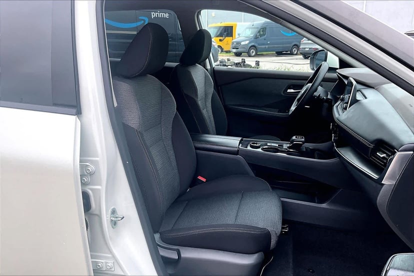2022 Nissan Rogue - Image 9