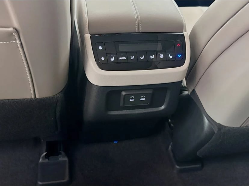 2027 INFINITI QX60 - Image 30