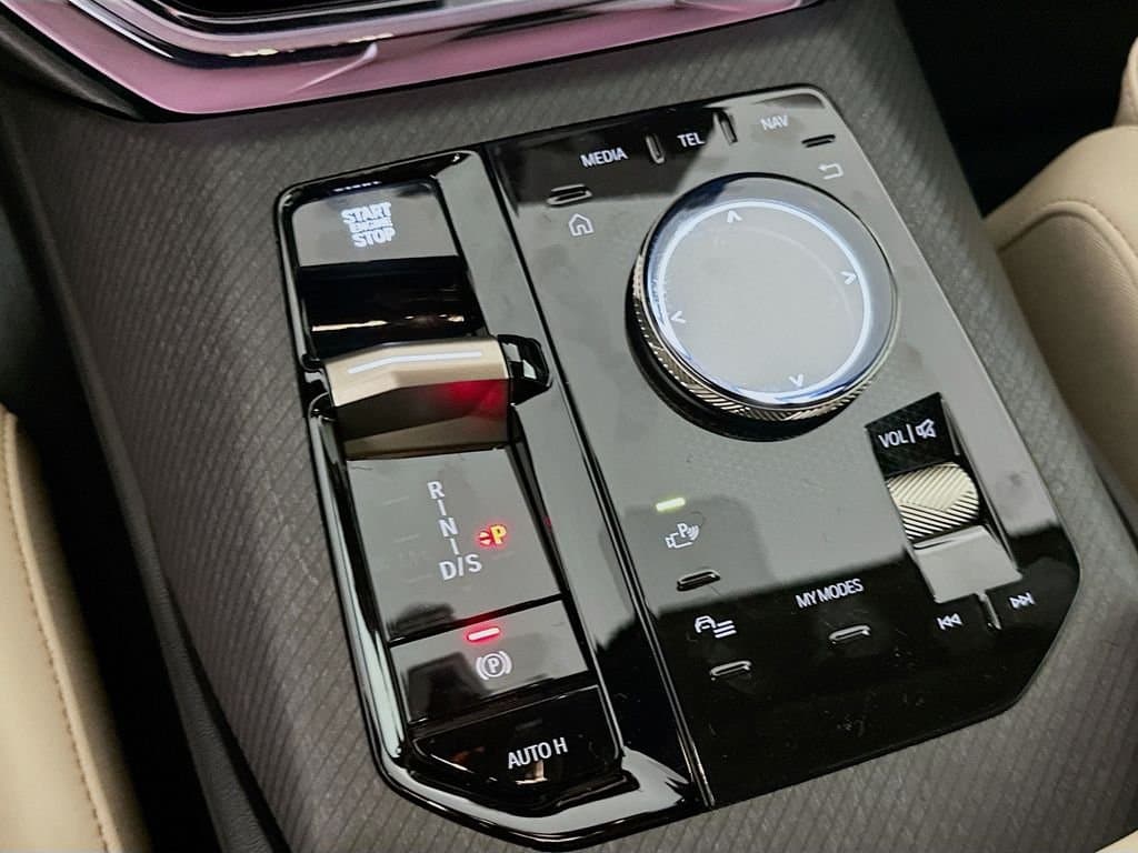 2025 BMW X3 - Image 15