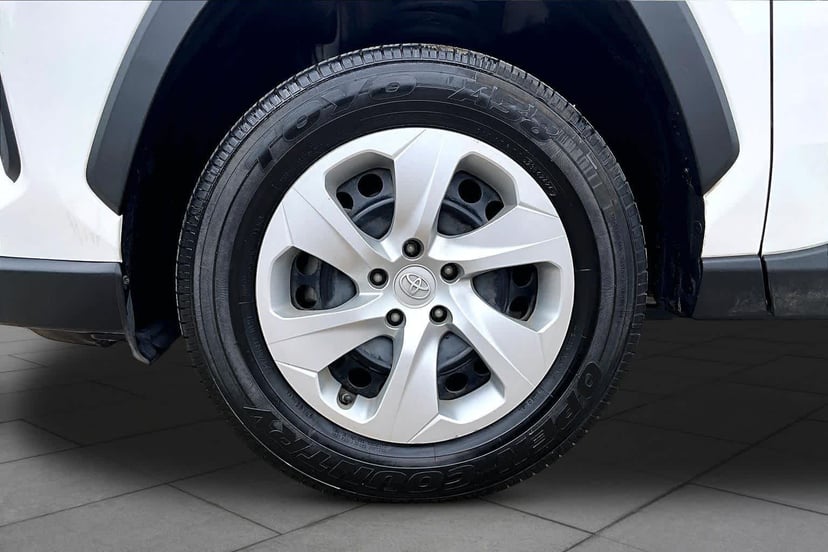 2021 Toyota RAV4 - Image 11
