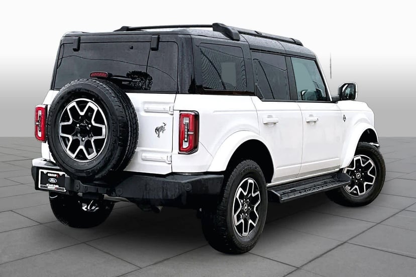 2025 Ford Bronco - Image 13