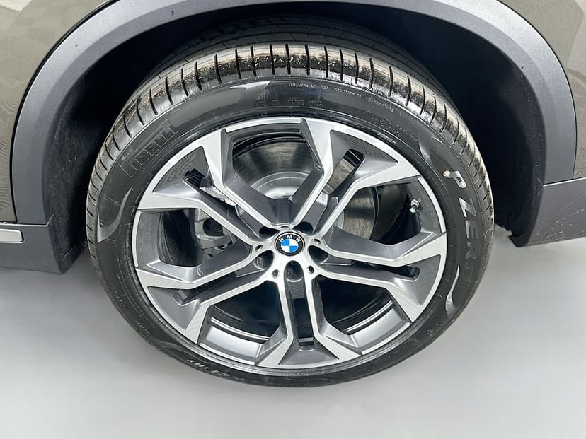 2026 BMW X5 - Image 23