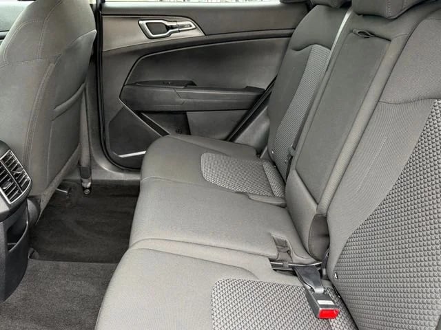 2025 Kia Sportage - Image 26