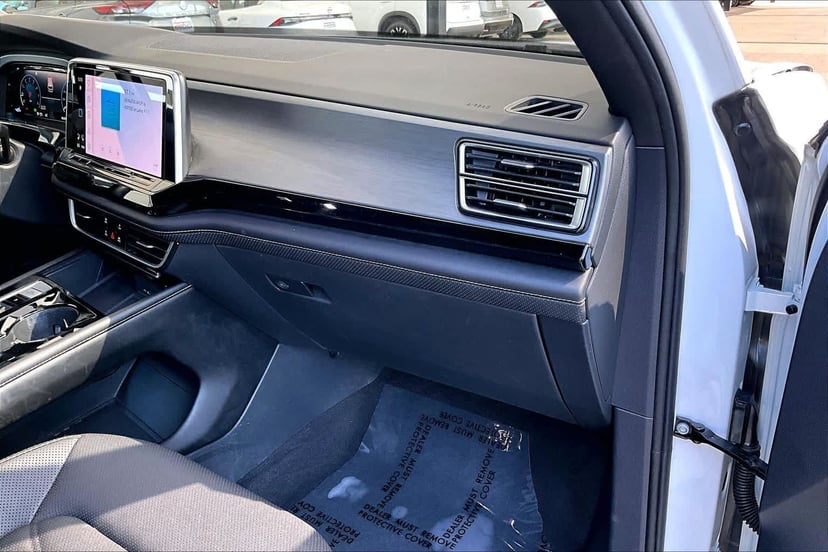 2024 Volkswagen Atlas Cross Sport - Image 19