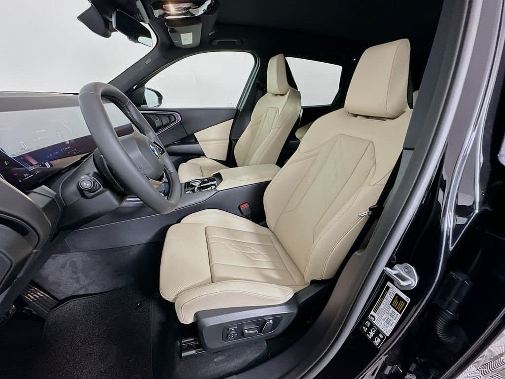 2025 BMW X3 - Image 16