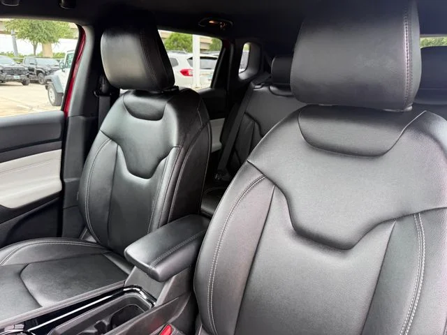 2025 Jeep Compass - Image 14