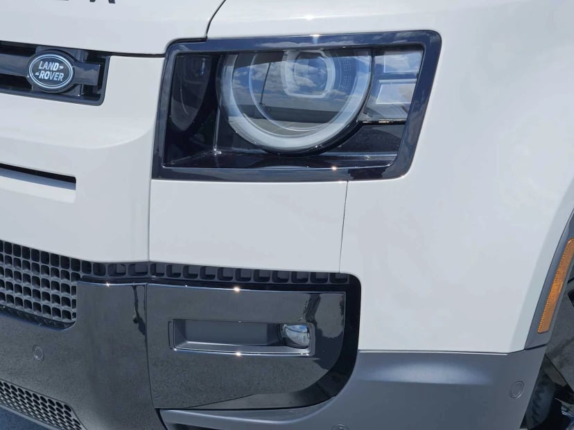 2026 LAND ROVER Defender 110 - Image 8