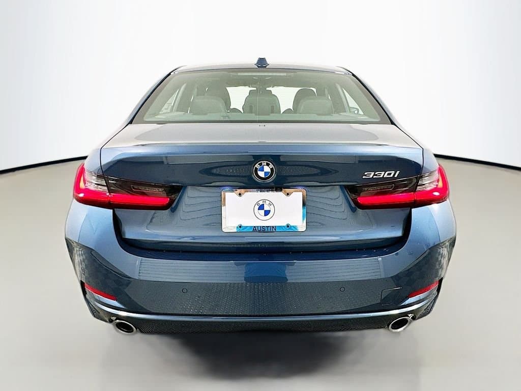 2026 BMW 3 Series - Image 6