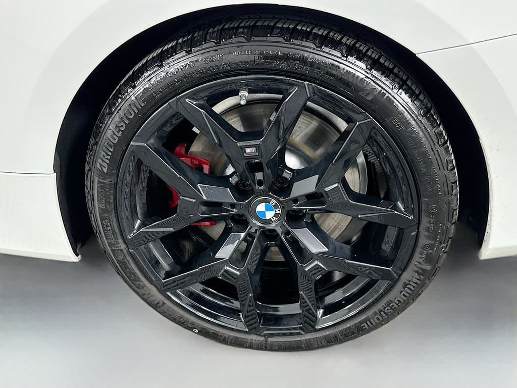 2025 BMW 4 Series - Image 32