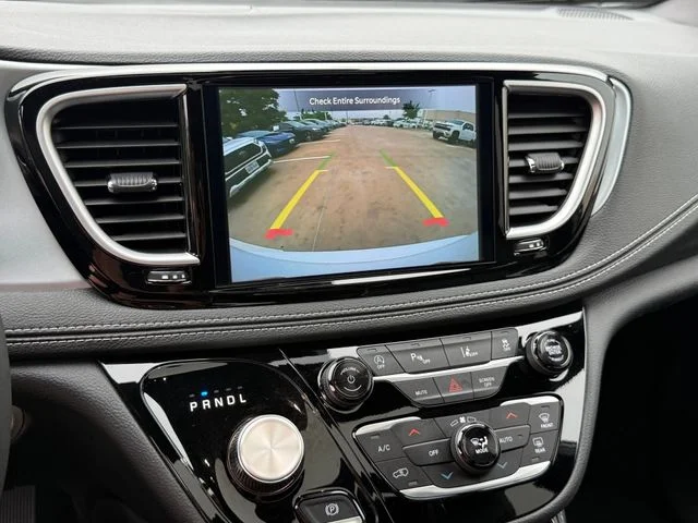 2026 Chrysler Pacifica - Image 21