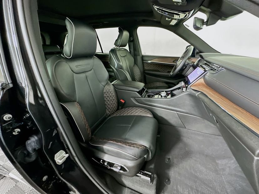 2024 Jeep Grand Cherokee - Image 29