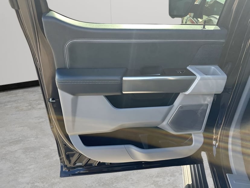 2023 Ford F-150 - Image 16