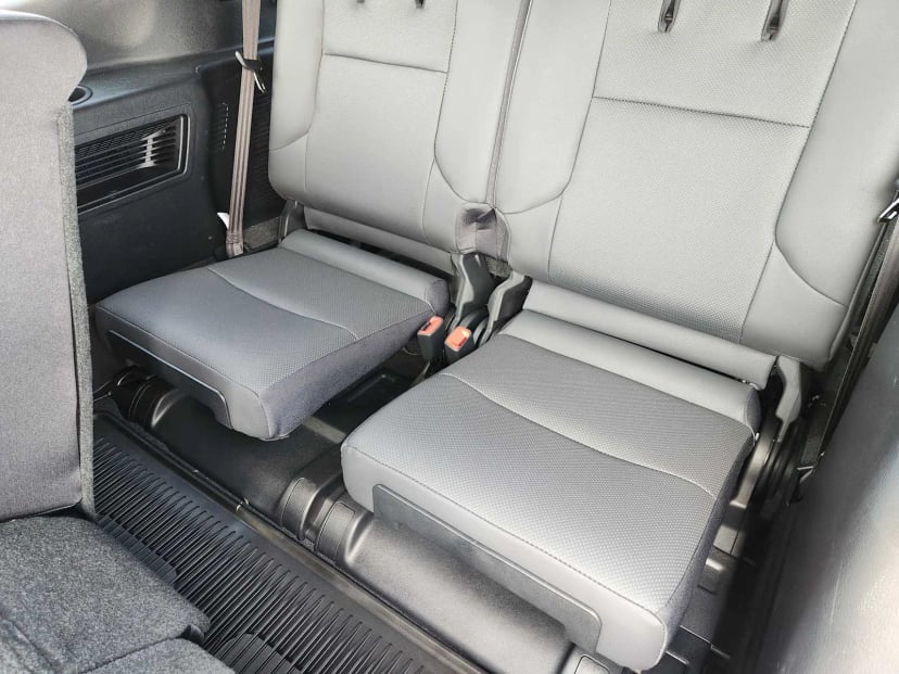 2023 Lexus GX 460 - Image 25