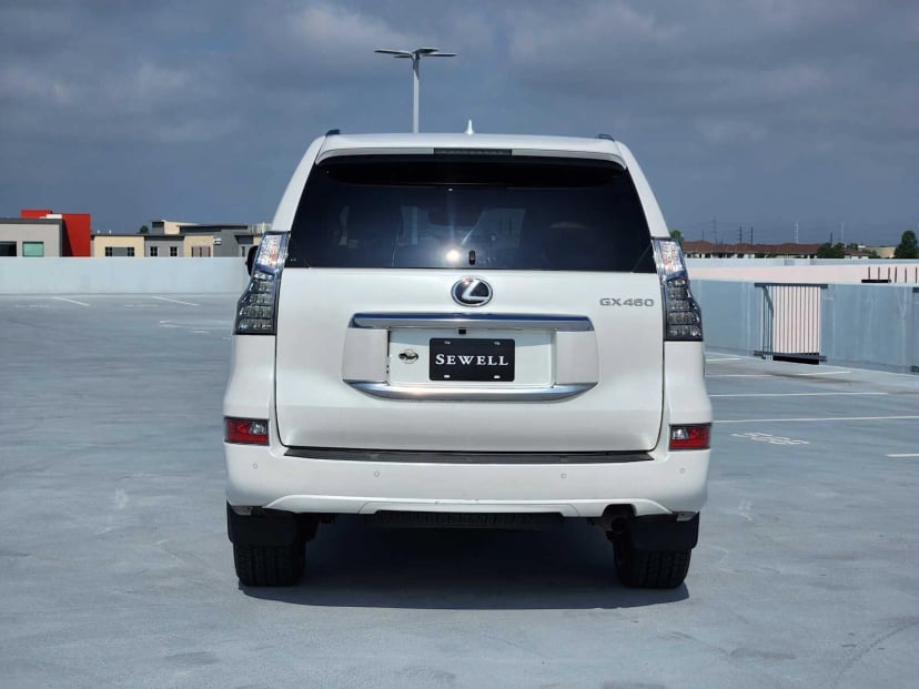 2023 Lexus GX 460 - Image 4