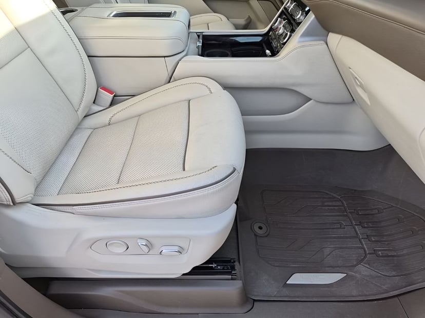 2023 GMC Yukon XL - Image 16