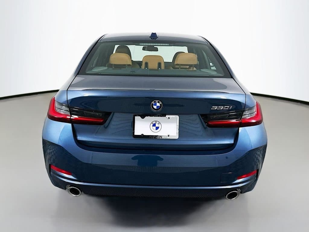 2025 BMW 3 Series - Image 6