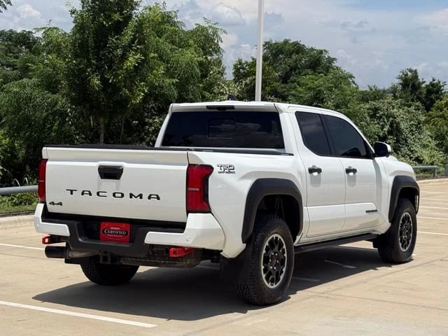 2024 Toyota Tacoma - Image 4