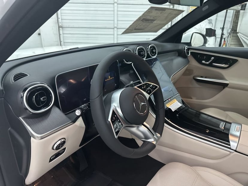 2026 Mercedes-Benz GLC - Image 9