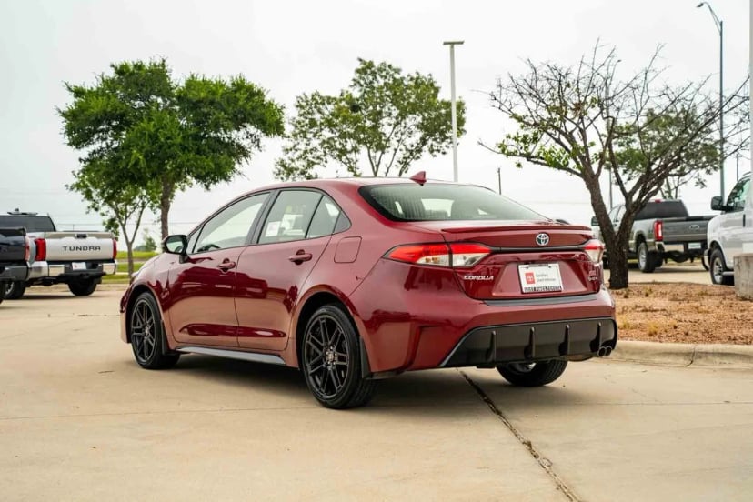 2025 Toyota Corolla Hybrid - Image 3