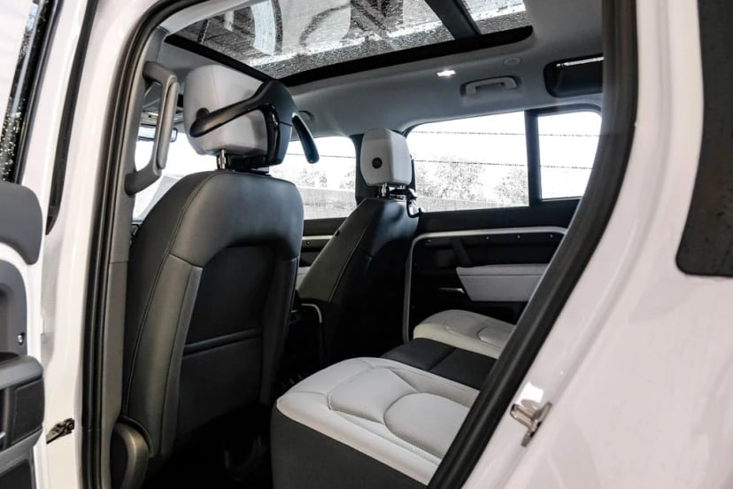 2026 Land Rover Defender 110 - Image 25