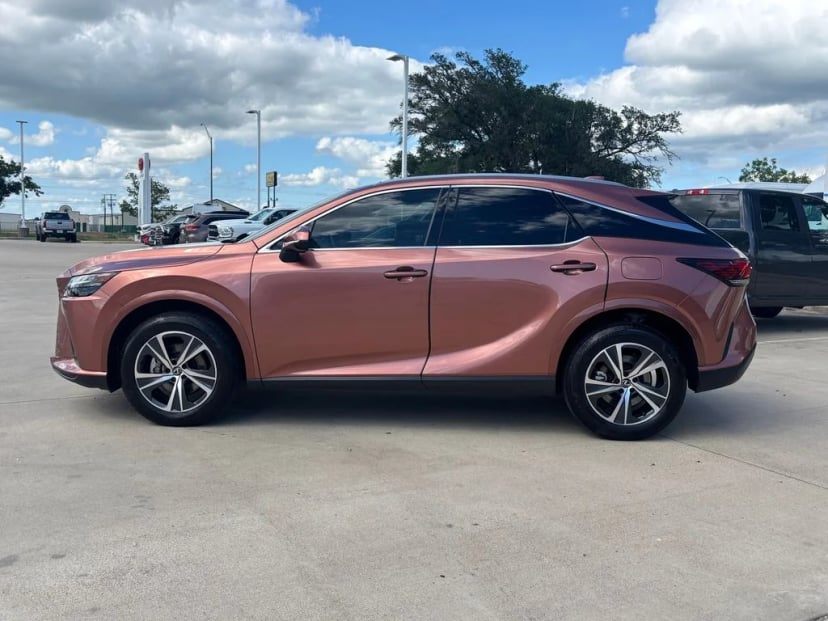 2024 Lexus RX - Image 2