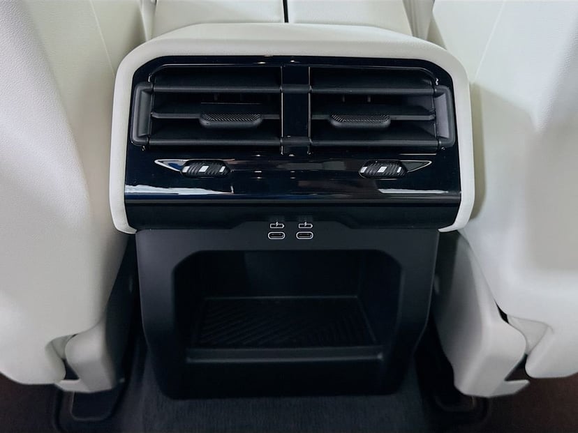 2026 BMW 5 Series - Image 18
