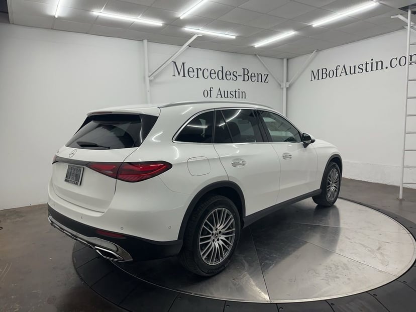 2026 Mercedes-Benz GLC - Image 38