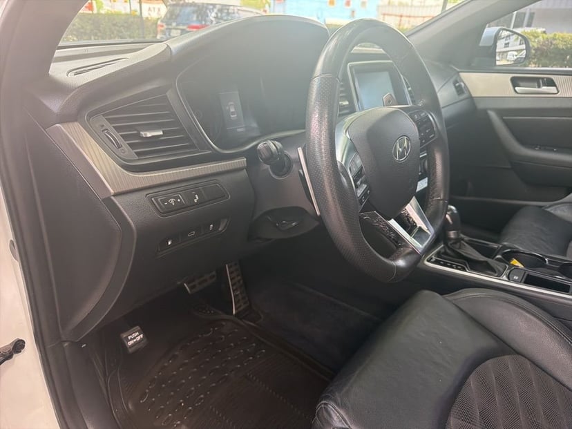 2018 Hyundai Sonata - Image 9