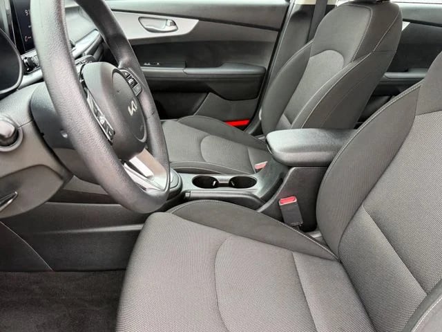 2023 Kia Forte - Image 10