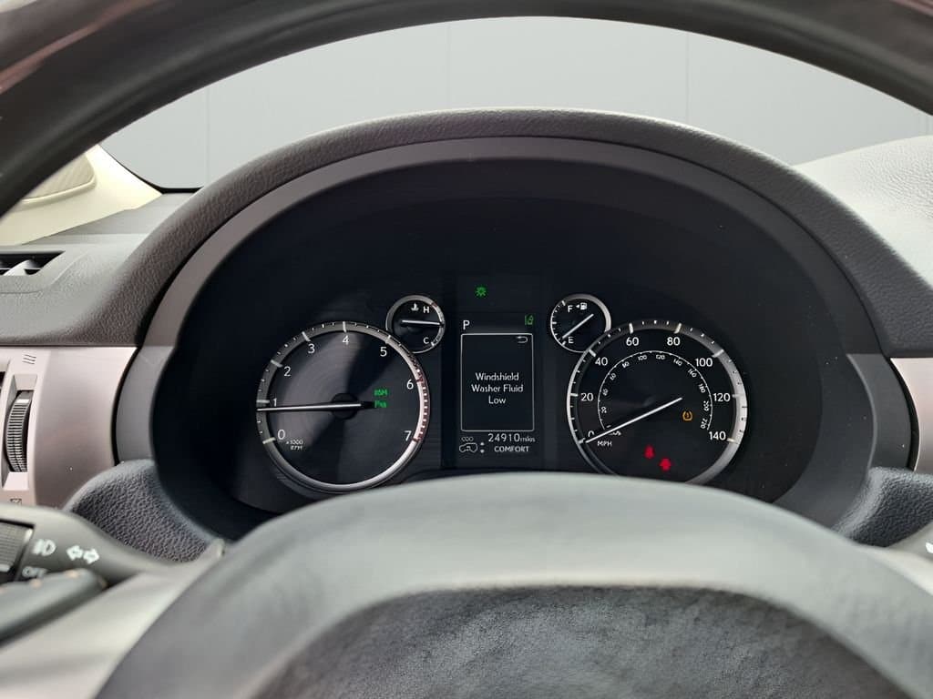 2022 Lexus GX - Image 38