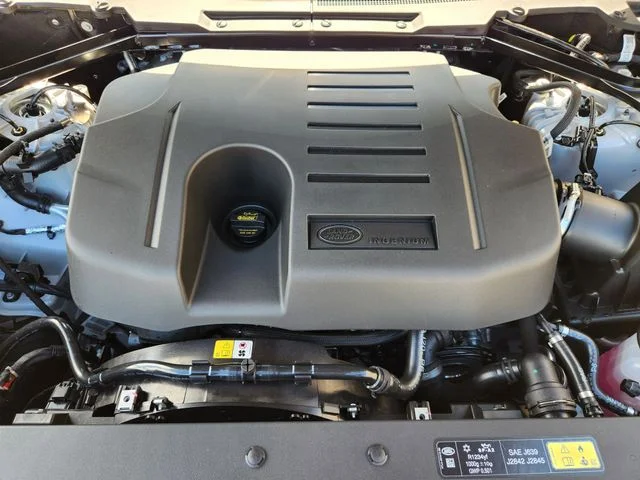 2026 Land Rover Defender 110 - Image 30