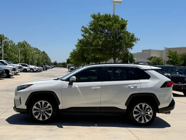 2022 Toyota RAV4 - Image 7
