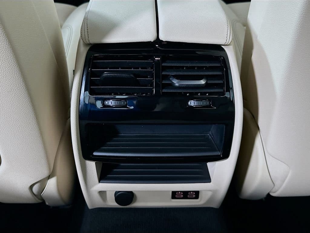 2023 BMW 5 Series - Image 26