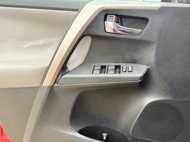 2015 Toyota RAV4 - Image 19