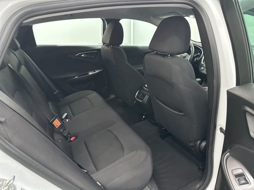 2023 Chevrolet Malibu - Image 21