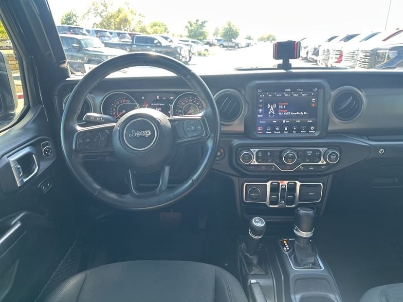 2022 Jeep Gladiator - Image 22