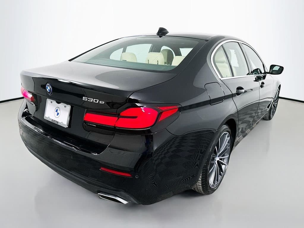 2023 BMW 5 Series - Image 5