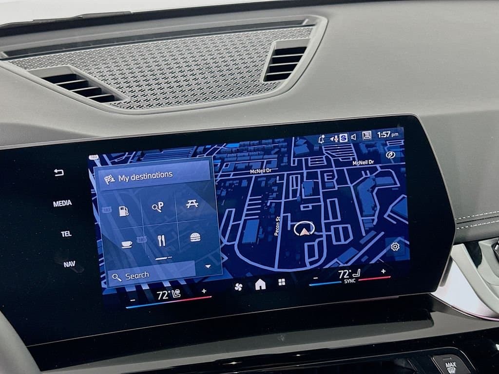 2025 BMW X1 - Image 12