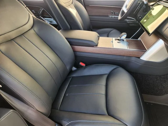 2026 Land Rover Range Rover - Image 10