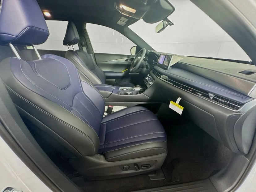 2027 INFINITI QX60 - Image 36