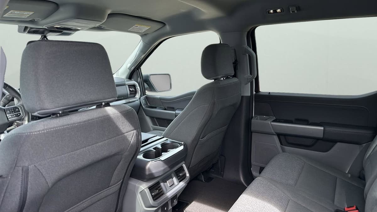 2025 Ford F-150 - Image 29
