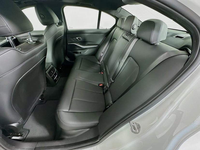 2026 BMW 3 Series - Image 17