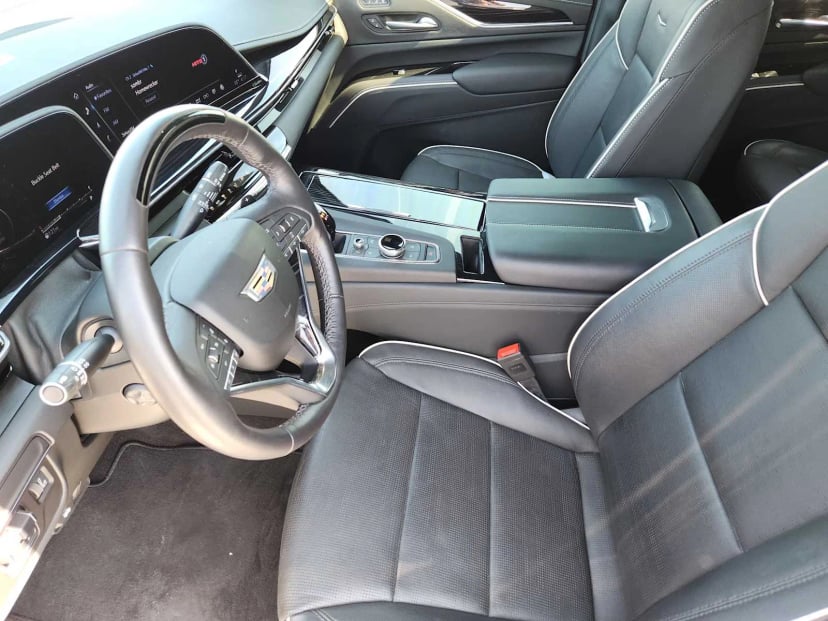 2024 Cadillac Escalade - Image 12